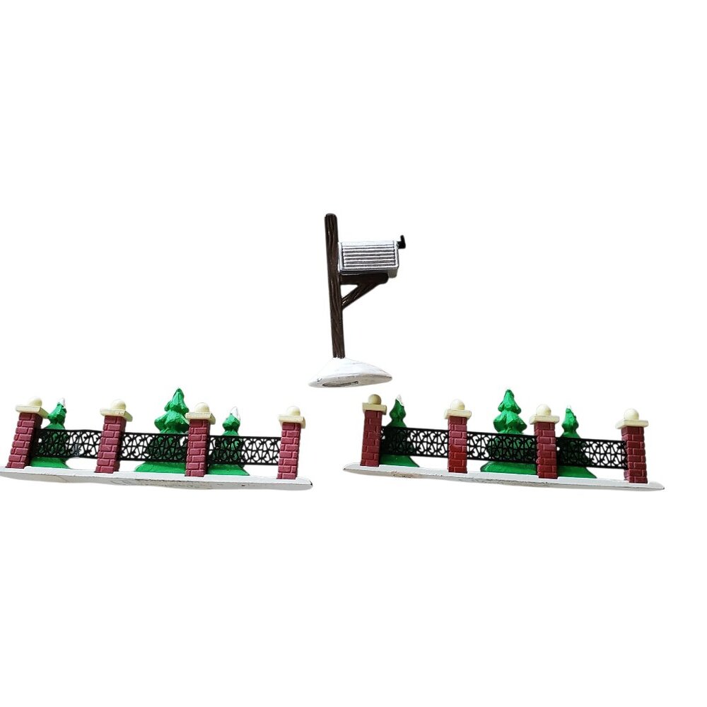 Department 56 Two Tree Lined Fences with Mailbox‎
